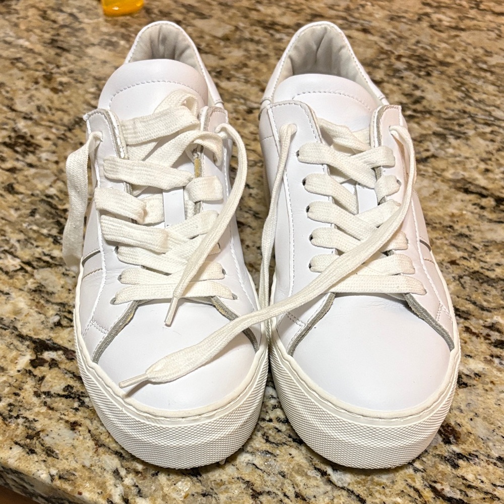 L’idea by Lori white tennis shoes